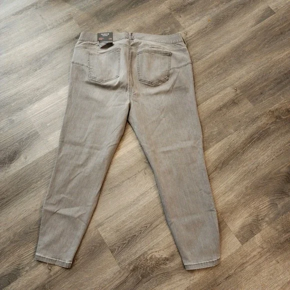 NWT Torrid Bombshell Skinny Jeans 22 Gray Distressed‎ High Rise Soft Stretch - Picture 3 of 16